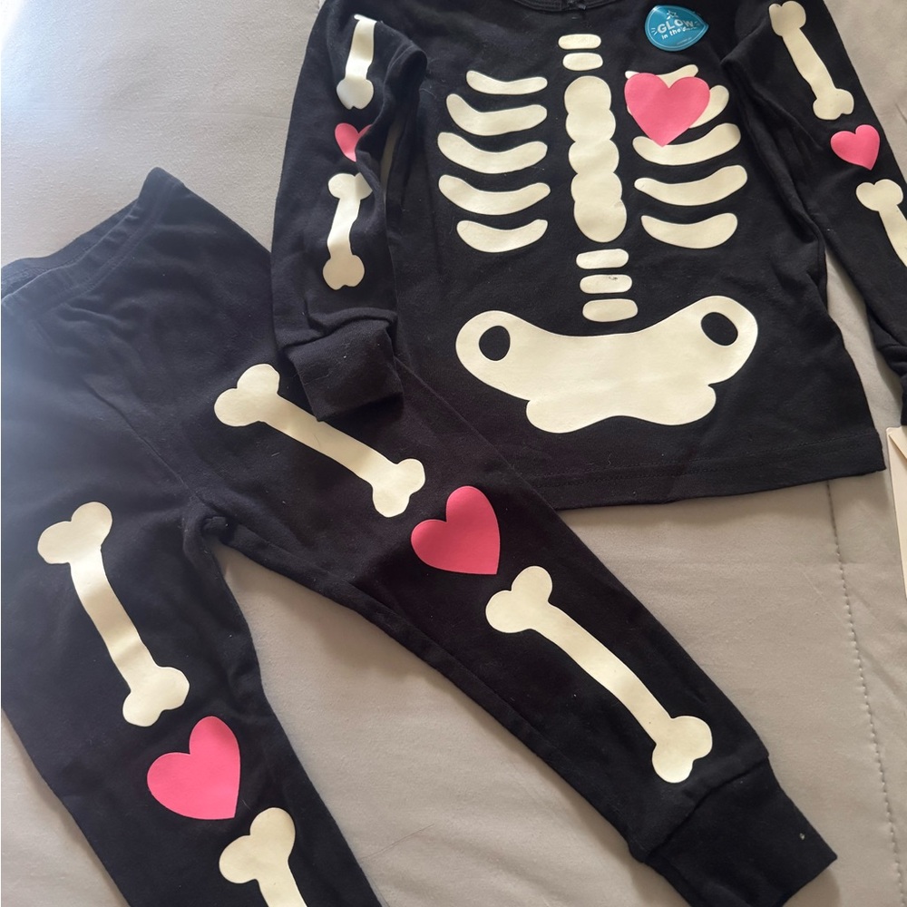 Carter's Glow-in-the-Dark Skeleton Pajama Set